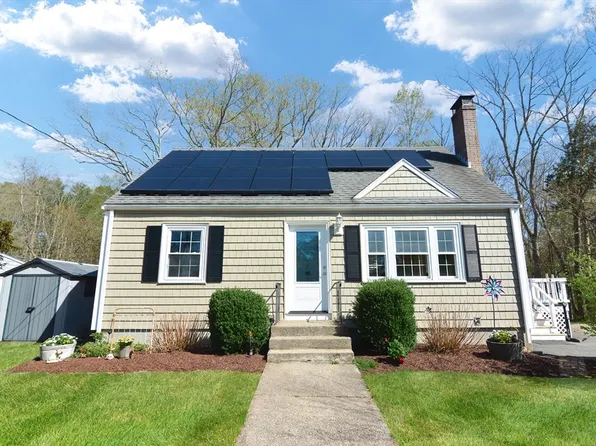 4 Brookside Dr, Foxboro, MA 02035