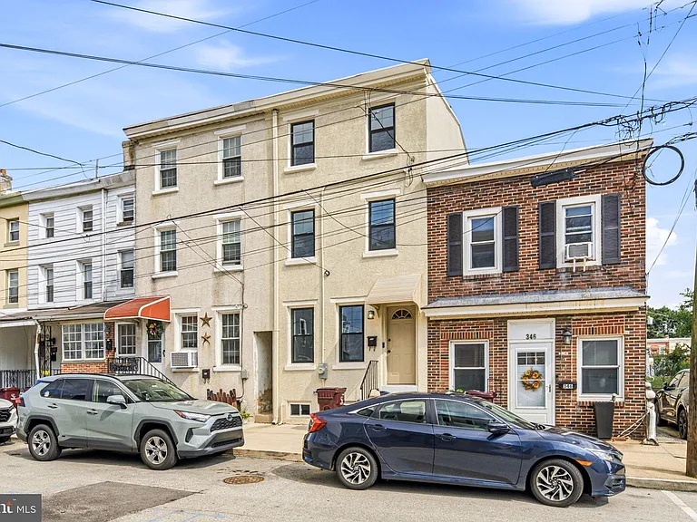 344 Grove St — Photo 2