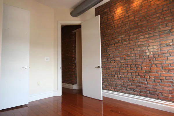 Rented by Nooklyn NYC LLC | media 28