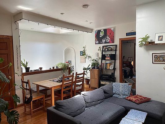 4th image of 405 Clermont Ave APT 4