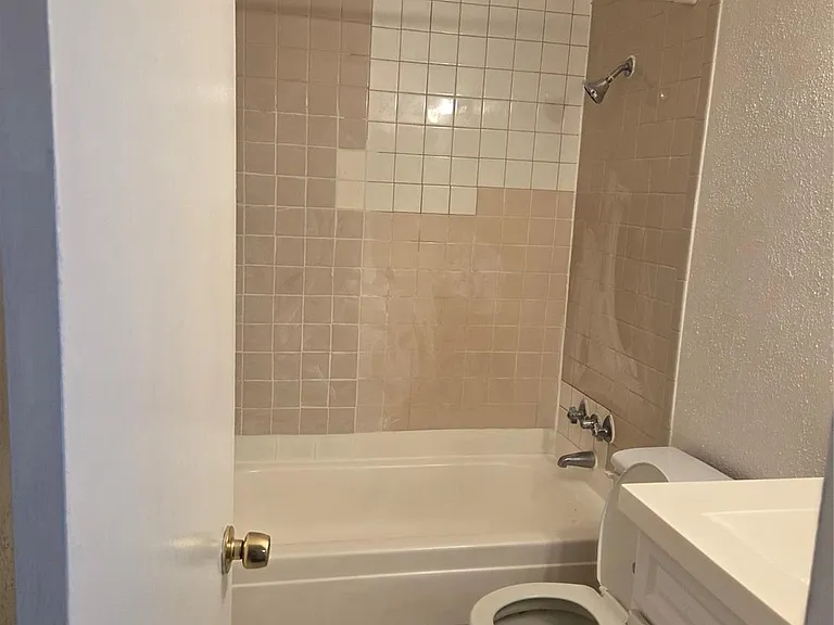 11545 S Kirkwood Rd — Photo 7