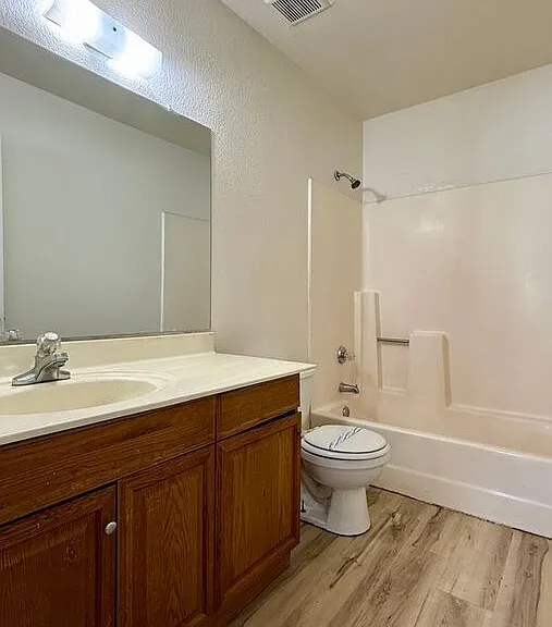 3128 E Cicero St #202 — Photo 15