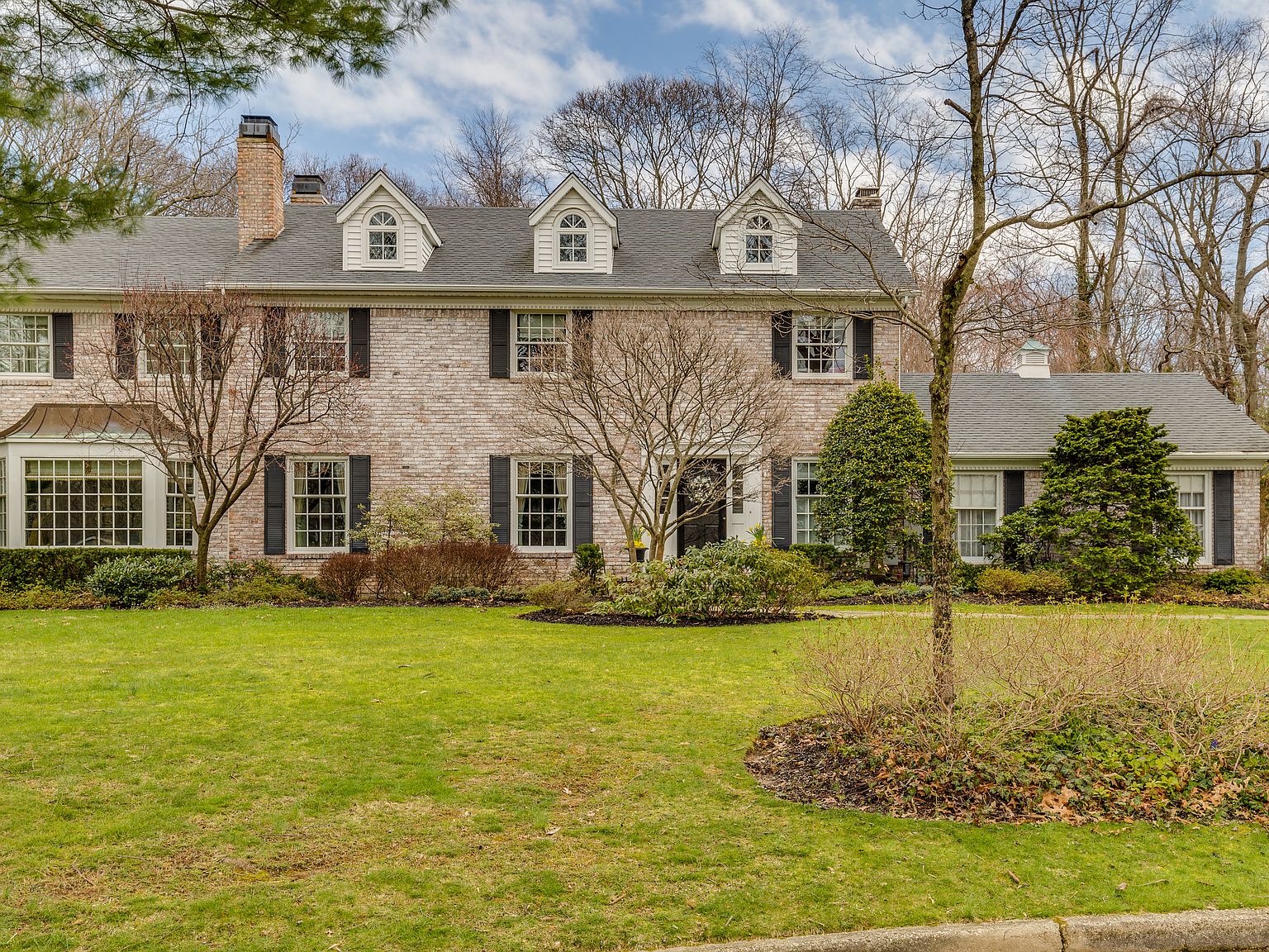 2 Fox Hunt Court Cold Spring Harbor Ny on Sale