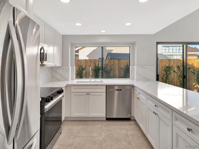 365 Apollo Dr, Vista, CA, 92084