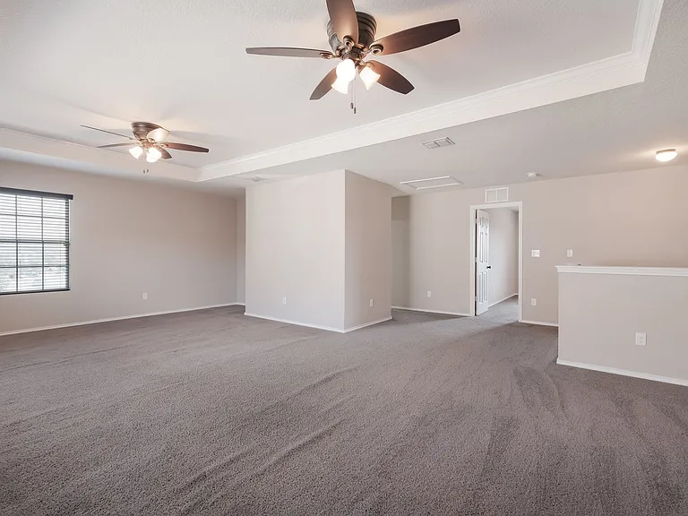 602 Trinity Mdw — Photo 8
