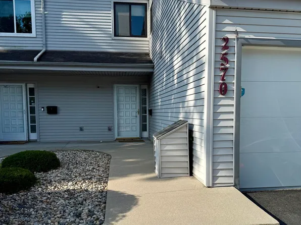 2570 W Village Dr #2570, Toledo, OH 43614