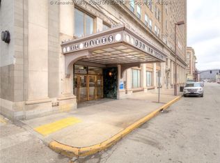 401 10th St APT 1004, Huntington, WV 25701