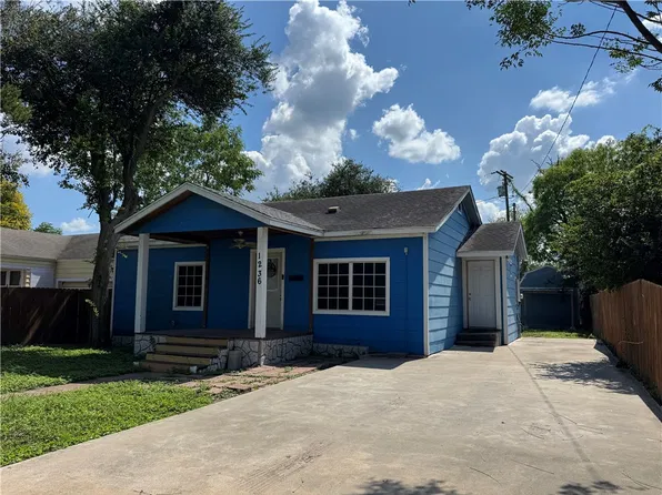 1236 Catherine Dr, Alice, TX 78332