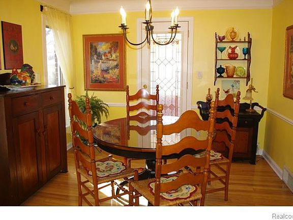 4th image of 16193 Locherbie Ave