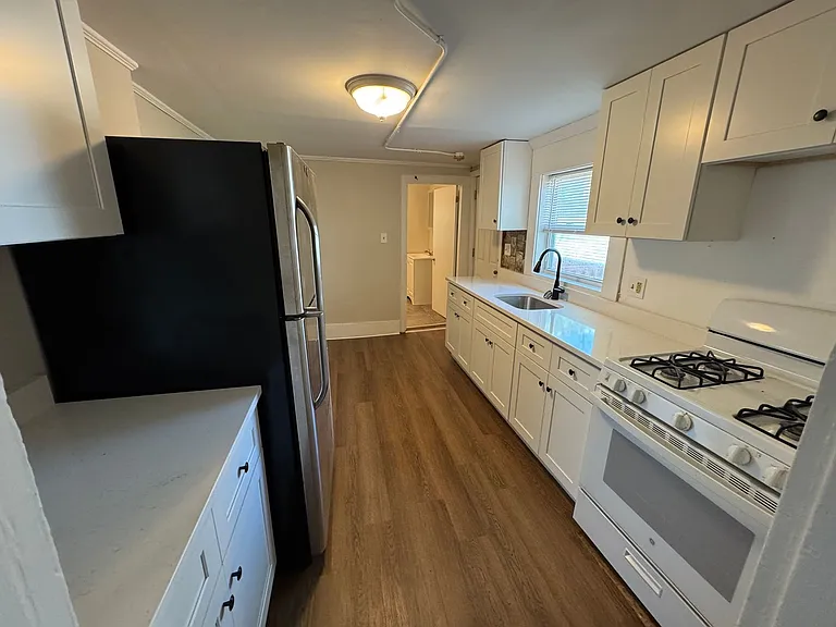 48-50 Portland St #1-50 — Photo 9