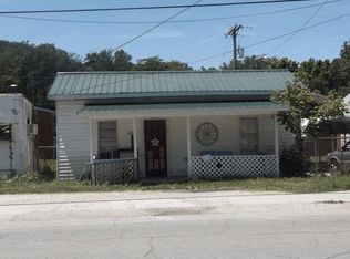 858 Fairlane Dr, Vanceburg, KY