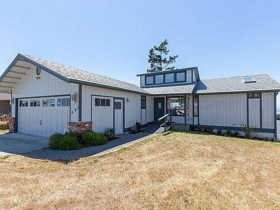 2nd image of 693 La Cana St