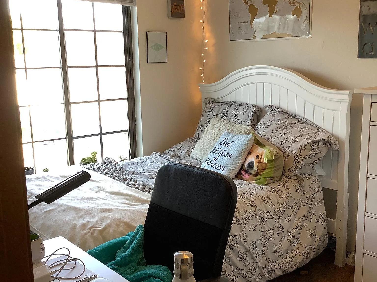 3 bed, 735 sqft, $1,560 — Photo 3