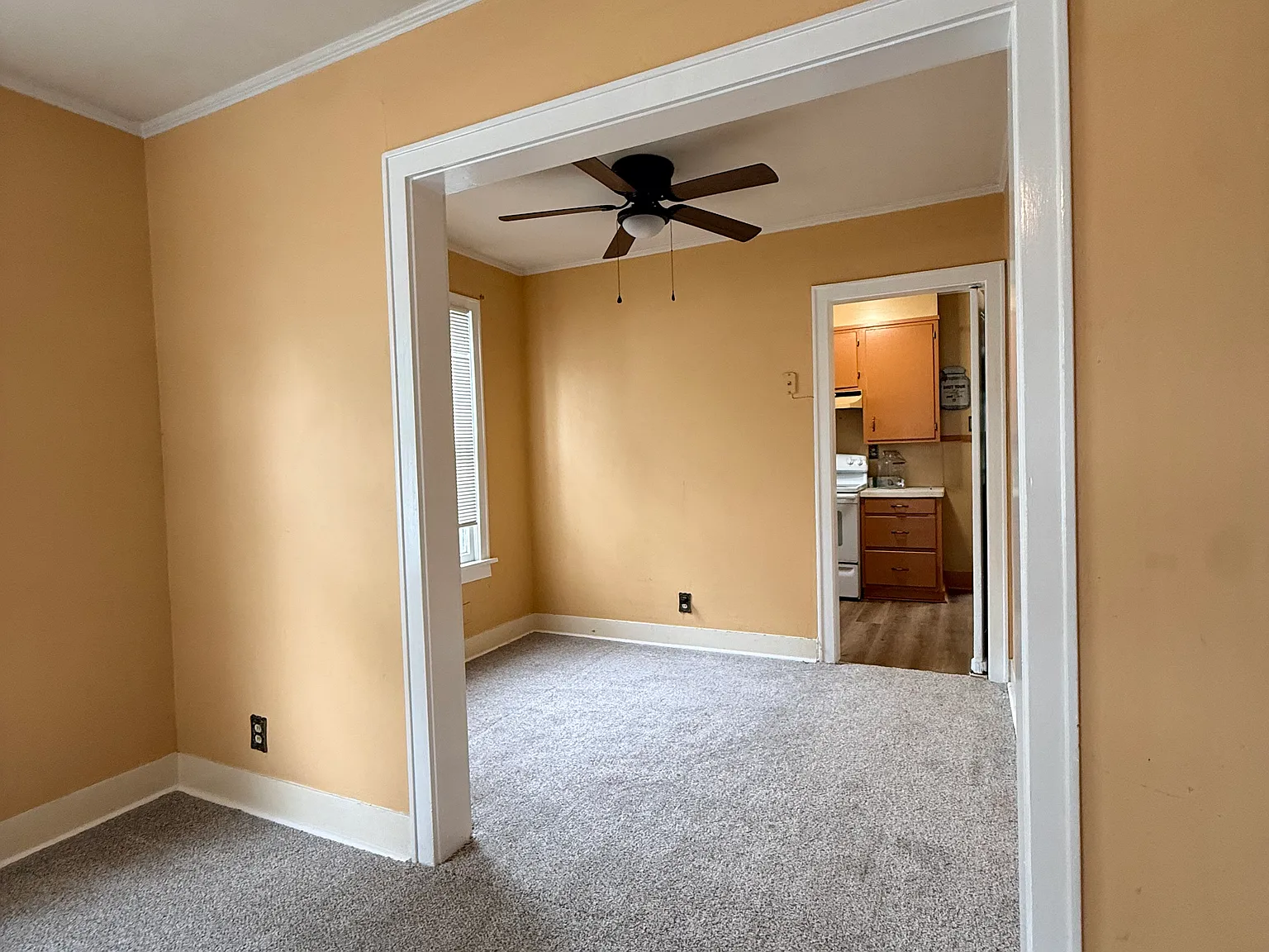 4 bed, 1350 sqft, $1,200 — Photo 3