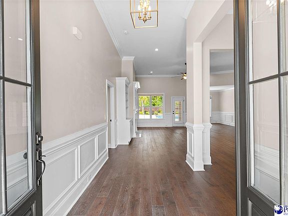 5th image of 1637 Rugby Ln