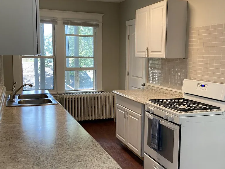 694 Central Ave W #2 — Photo 7