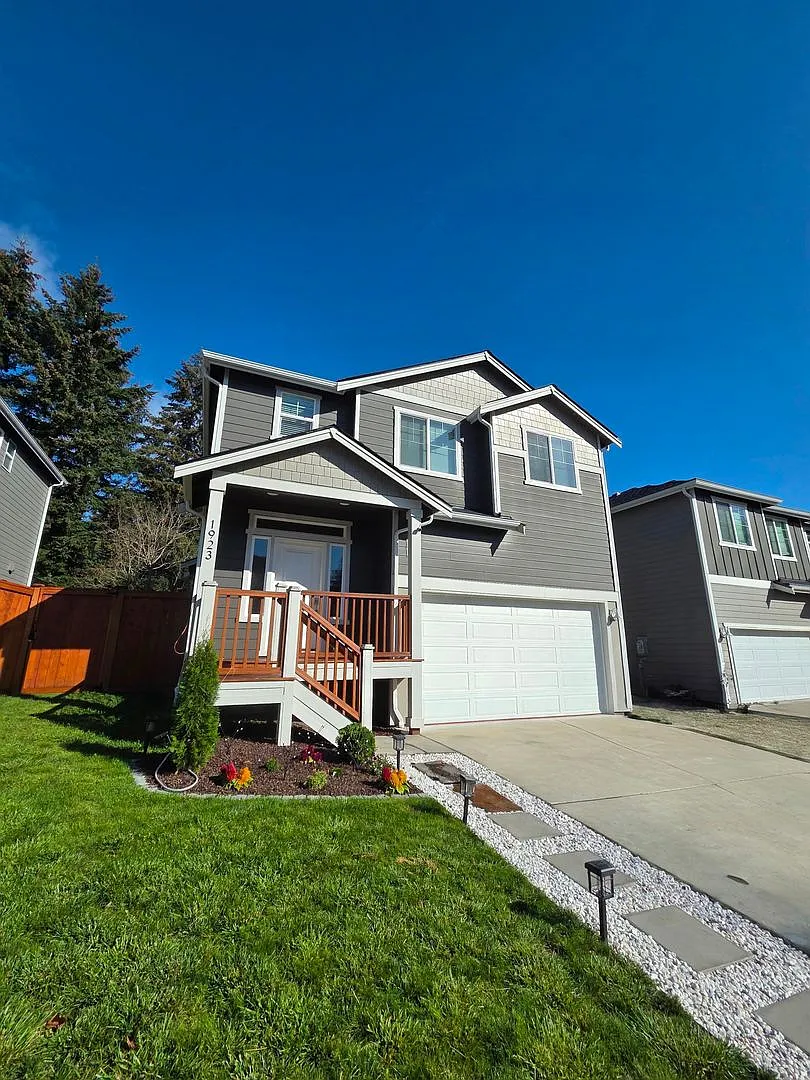 Four Bedroom for Rent in the HEART of Port Orchard. Available 10/10/2026. — Photo 1