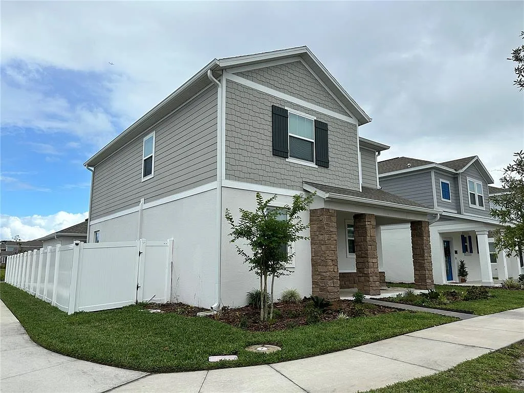 4 bed, 2.5 bath, 2185 sqft, $2,695 — Photo 1