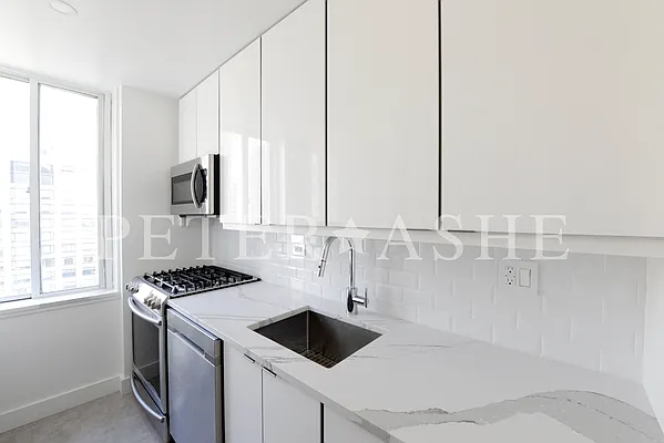 Rented by Peter Ashe | media 40