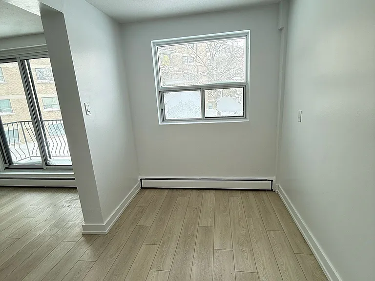2352 Ottawa St — Photo 2