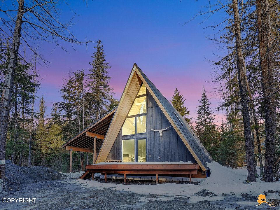1st image of 186 Banff Cir