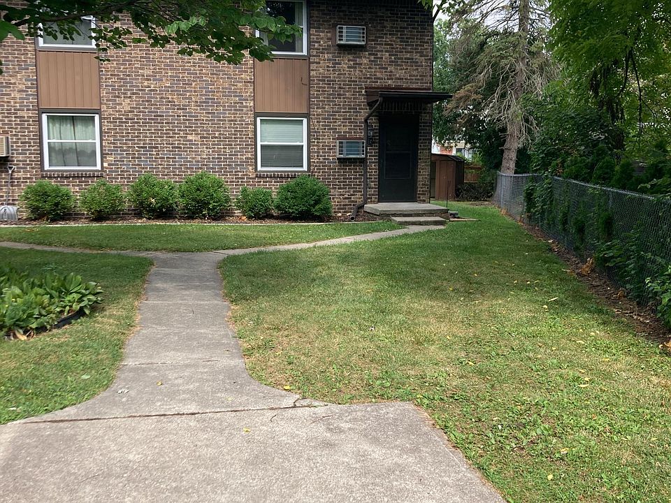 1st image of 105 River Ln #105