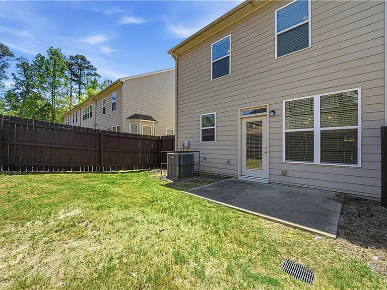 2730 Kemp Ct — Photo 36