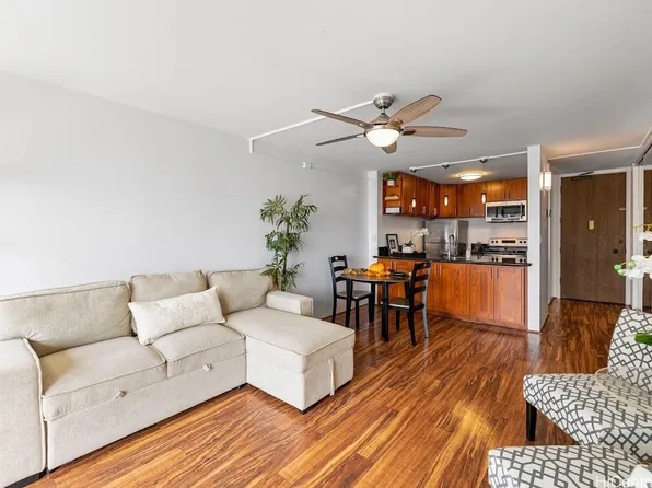 98-500 Koauka Loop APT 17H, Aiea, HI 96701