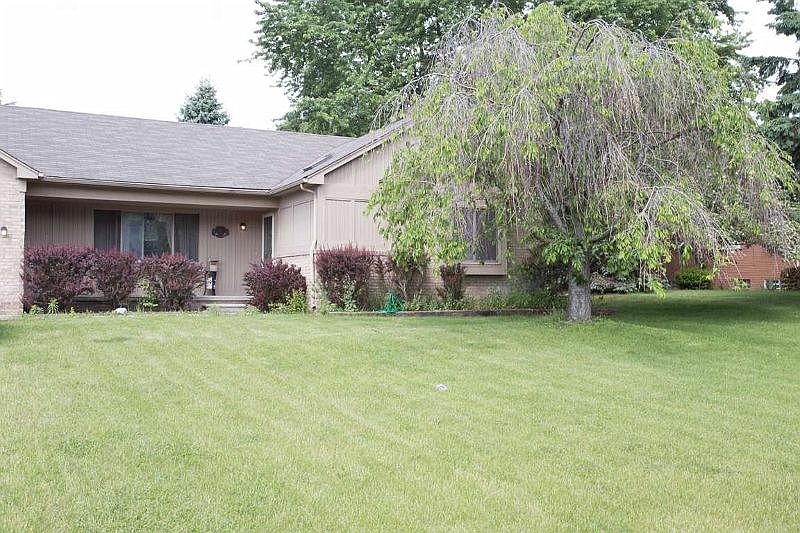 2nd image of 1685 Nottingham Dr