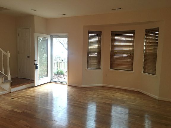 5th image of 4428 Rivermill Ct
