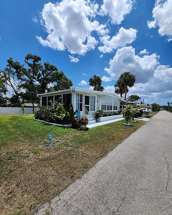 1st image of 175 Custers Ct #175