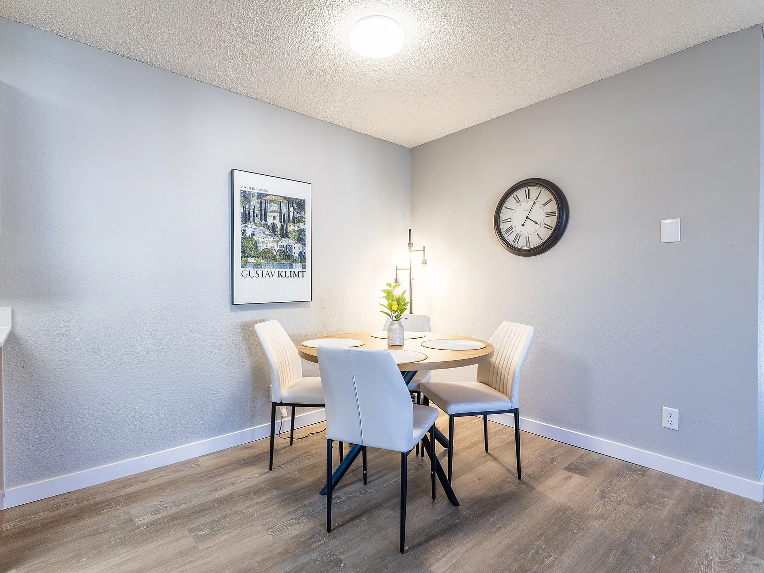 Ruby on the Creek Apartments — Photo 4