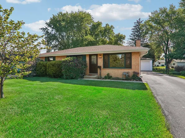 725 N Lake St, Grayslake, IL 60030