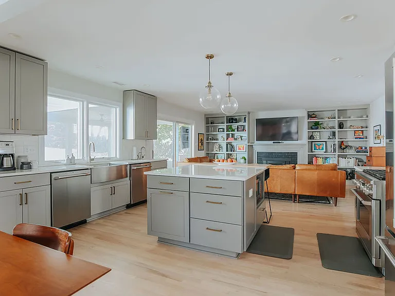 1629 Hardwood Ave — Photo 3