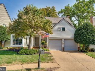 9704 Hidden Valley Rd, Vienna, VA 22181