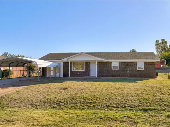 704 S Myers Rd, Apache, OK 73006