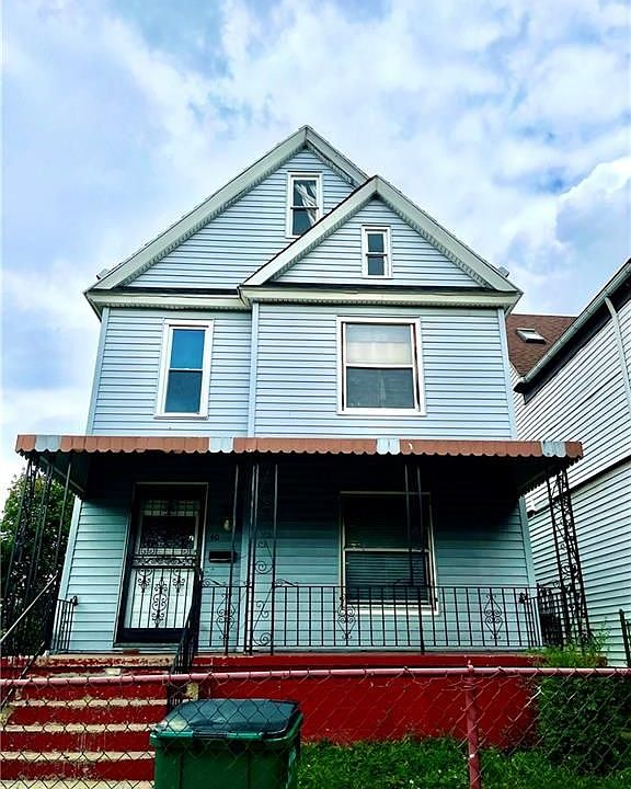 1st image of 40 Woodlawn Ave