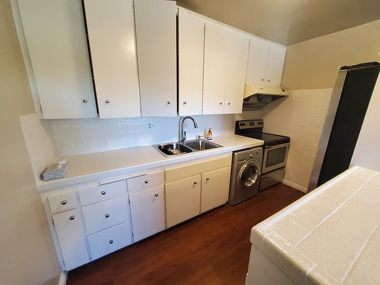 9070 Huntington Dr #6 — Photo 15