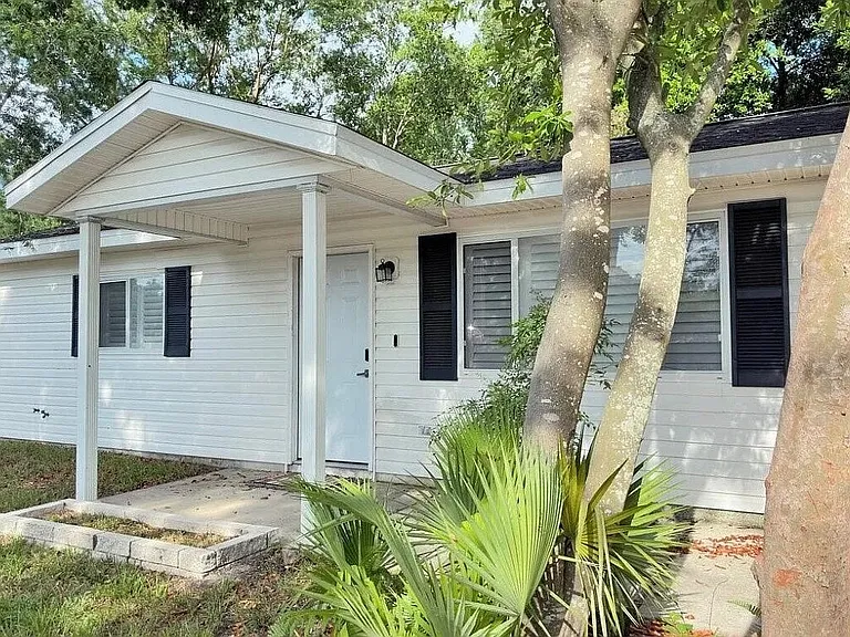 6500 SW 60th Ave — Photo 1