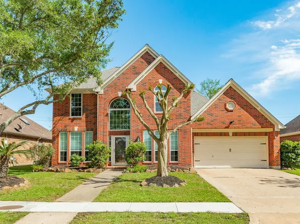 2601 Piney Woods Dr, Pearland, TX 77581