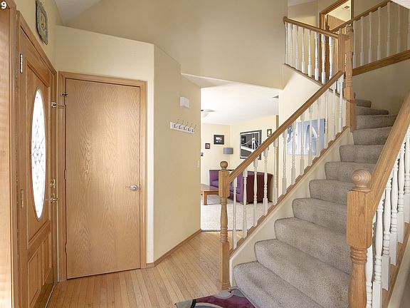 4th image of 612 NW 70th Cir
