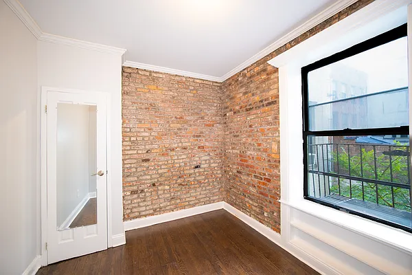 Bedroom, photo 1