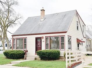 8701 W Auer Ave, Milwaukee, WI 53222