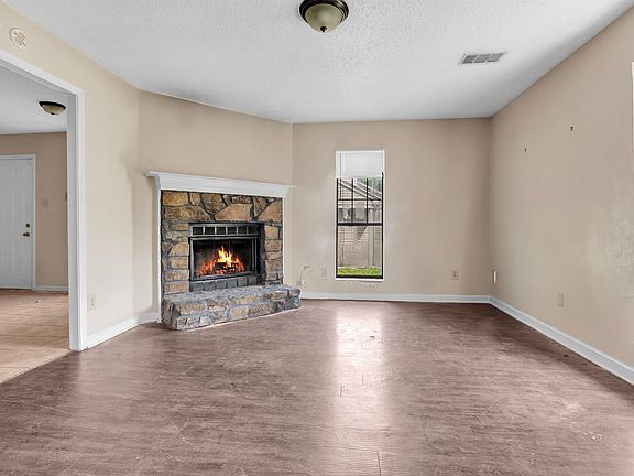 4th image of 480 Elmfield Cv