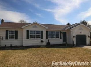 50 Maple St, Seven Valleys, PA 17360