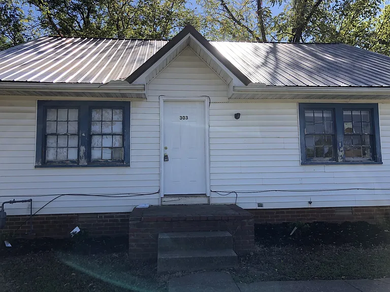303 Bridge Ave — Photo 3