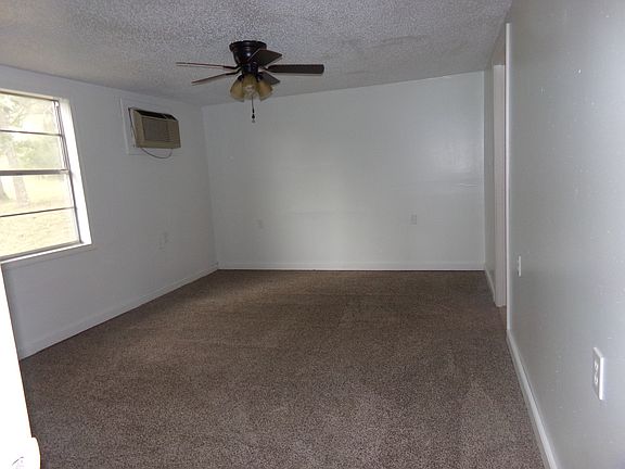 2nd image of 1100 Valley Dr