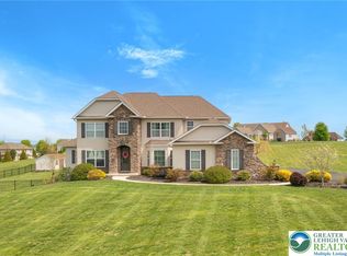 208 E Dell Rd, Bath, PA 18014
