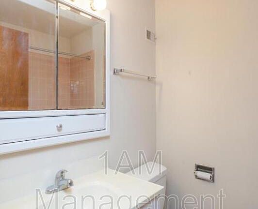 5th image of 200 South Blvd APT Gb