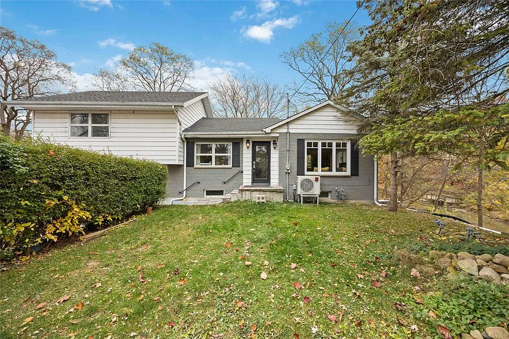 2006 Olive Ave photo 1